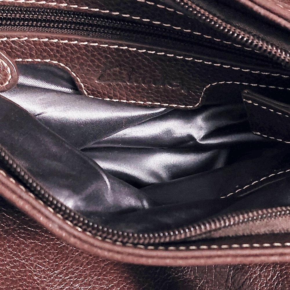 New! Clarks Genuine Pebbled Leather One Strap Shoulder Bag - Picture 5 of 7